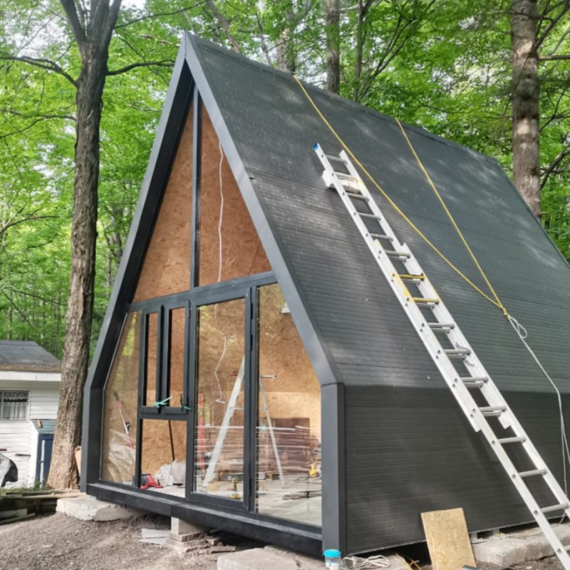 프랑스 의뢰인의 철골 구조 2층 삼각형 주택 프로젝트 사례 공유