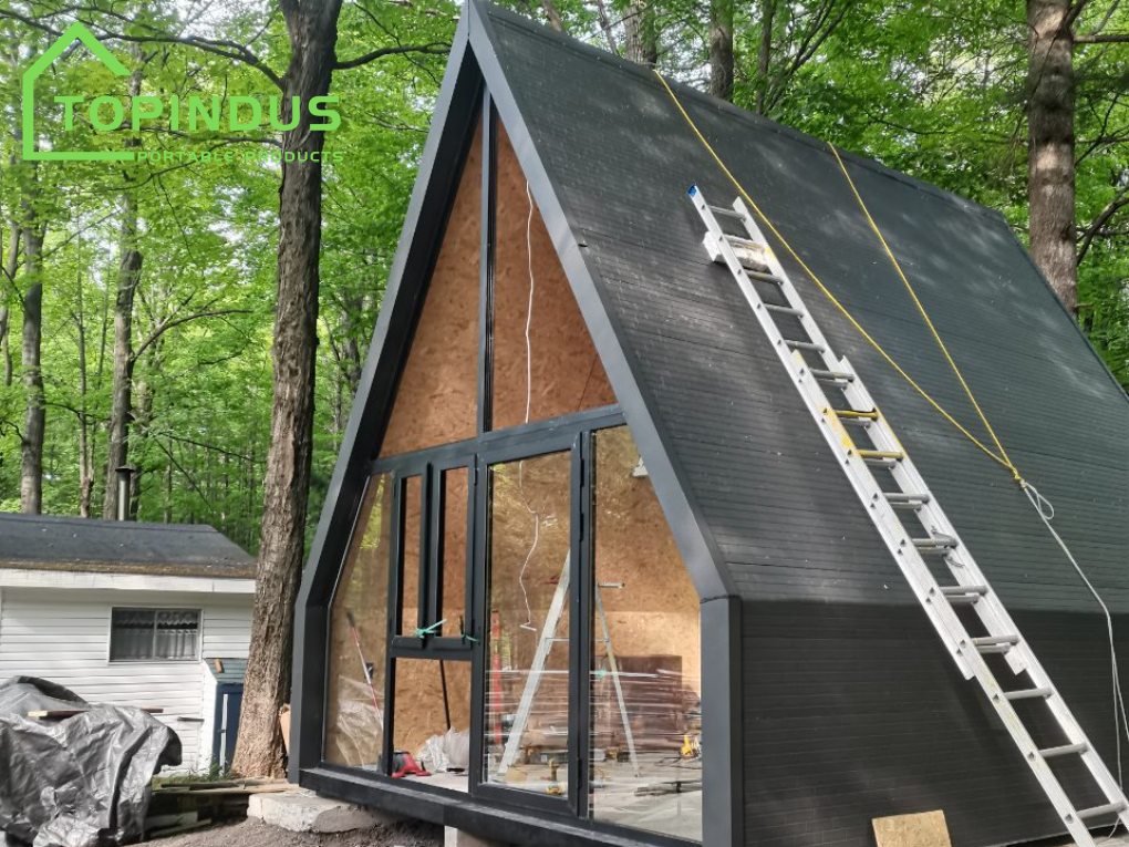 프랑스 의뢰인의 철골 구조 2층 삼각형 주택 프로젝트 사례 공유